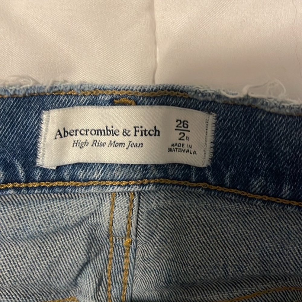 Abercrombie high rise mom jean - Picture 2 of 2